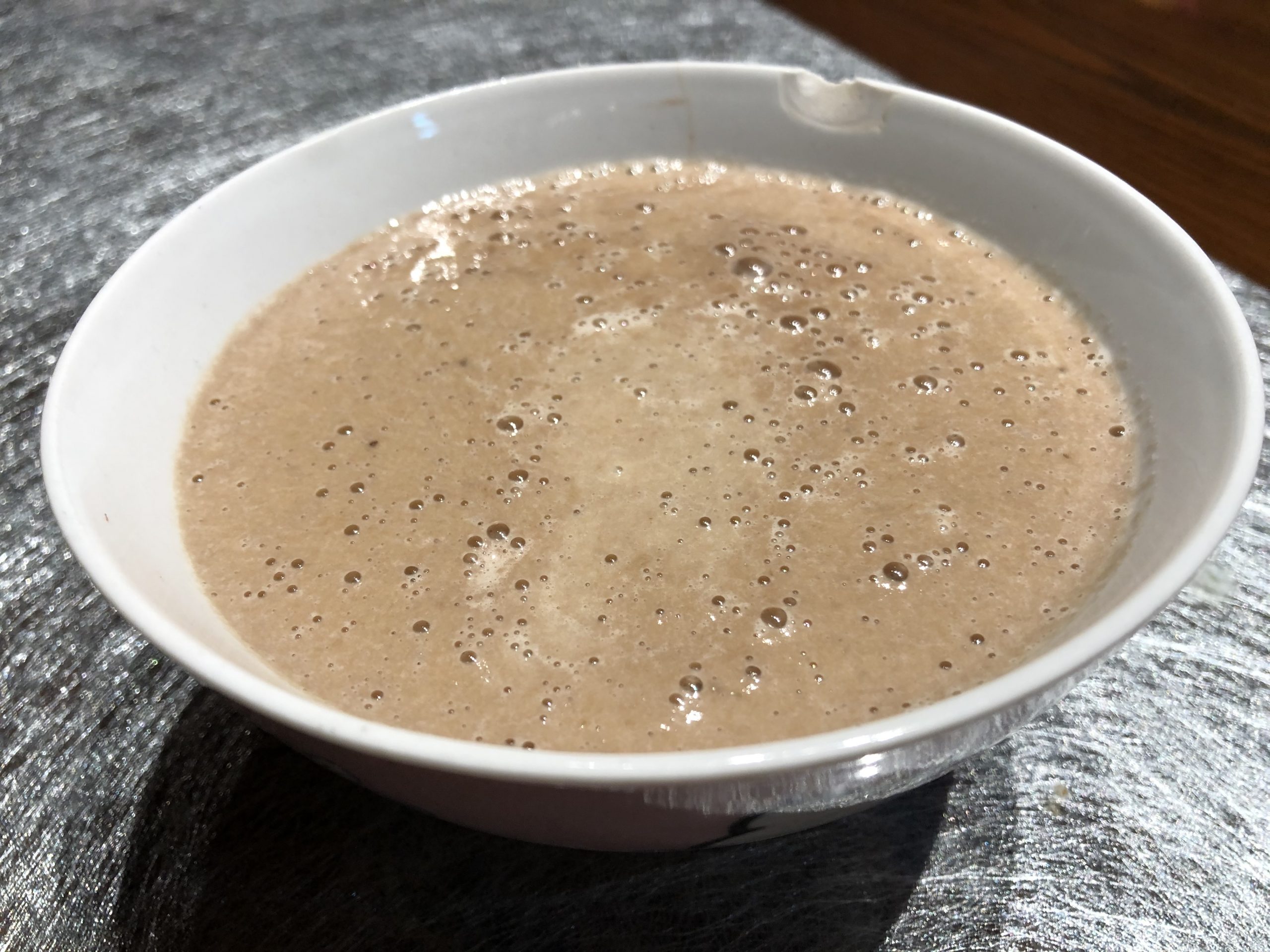Warm protein banana-sunflower seed smoothie