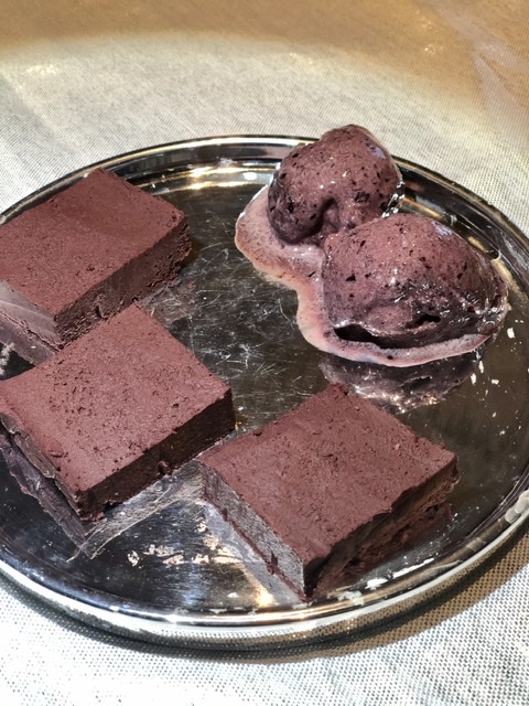 Browniji iz rdeče pese brez peke