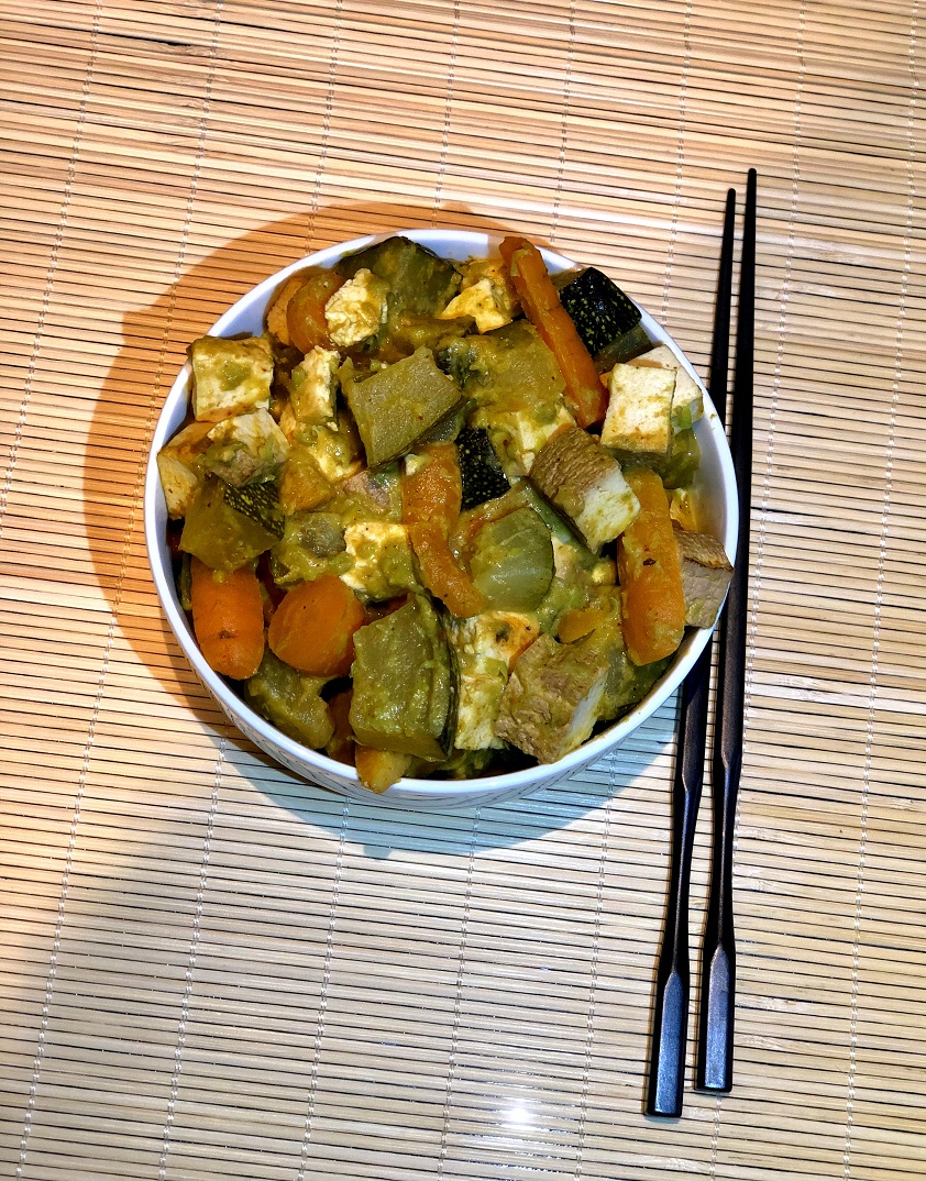 Grahov rdeči curry s tofujem